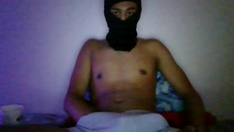 Snapshot of daddiesboi04 chatting on March 24, 3:50 pm daddiesboi04 online show from March 24, 3:50 pm