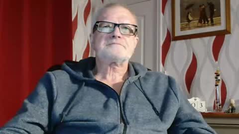 Brian ... online show from December 3, 9:12 pm