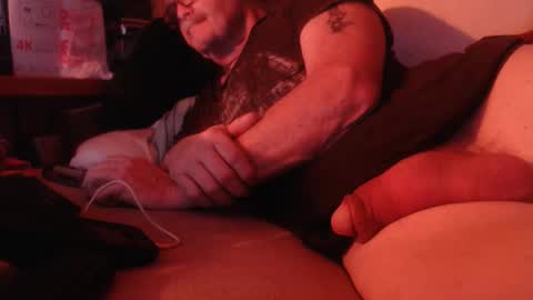 Snapshot of daddiesmonstercock chatting on December 20, 10:44 am daddiesmonstercock online show from December 20, 10:44 am