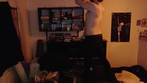 Snapshot of daddy_werewolf chatting on March 27, 6:08 am daddy_werewolf online show from March 27, 6:08 am