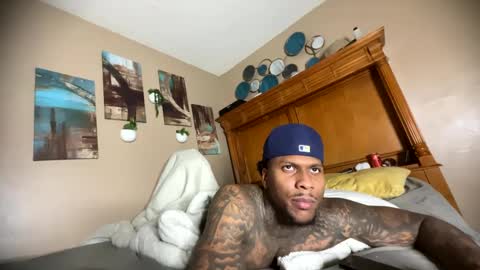 sexy tatted king bbc online show from October 11, 7:18 am