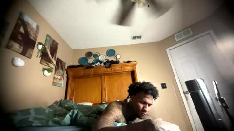 sexy tatted king bbc online show from June 11, 7:06 am