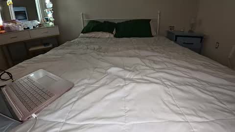 Snapshot of daddylongdick03 chatting on April 11, 2:16 am daddylongdick03 online show from April 11, 2:16 am