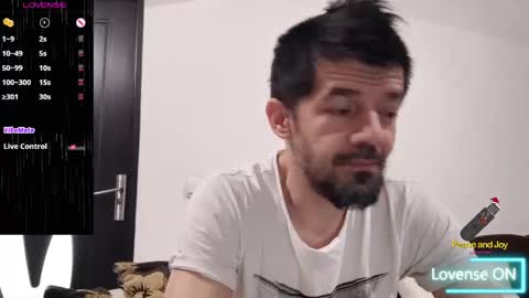 Snapshot of daddynextdoor86 chatting on March 24, 5:23 am daddynextdoor86 online show from March 24, 5:23 am