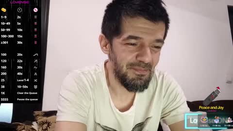 Snapshot of daddynextdoor86 chatting on March 25, 5:35 am daddynextdoor86 online show from March 25, 5:35 am