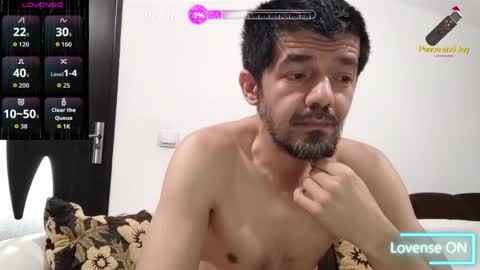 Snapshot of daddynextdoor86 chatting on April 6, 4:21 am daddynextdoor86 online show from April 6, 4:21 am