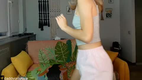 Zoe online show from September 15, 8:20 pm