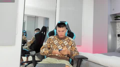 Snapshot of daddyrich4u chatting on November 7, 12:10 am daddyrich4u online show from November 7, 12:10 am