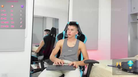 Snapshot of daddyrich4u chatting on December 2, 12:49 am daddyrich4u online show from December 2, 12:49 am