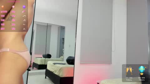 Snapshot of daddyrich4u chatting on December 5, 4:03 pm daddyrich4u online show from December 5, 4:03 pm