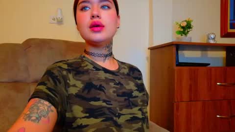 Snapshot of daddys_little_secrett chatting on July 26, 2:42 am Valen online show from July 26, 2:42 am