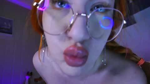 daddyslittleslutfox online show from April 30, 2:23 pm