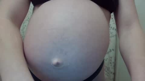 Snapshot of daddysssgoodgirl chatting on December 3, 8:28 pm daddys good girl online show from December 3, 8:28 pm