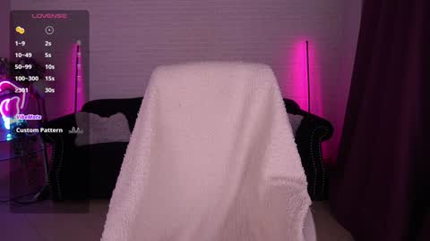 daenerys_daen online show from February 4, 8:24 am