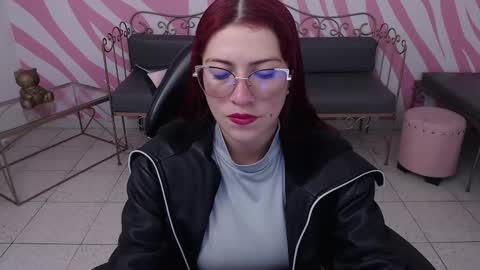 Snapshot of daffne_evans chatting on November 20, 8:30 pm daffne evans online show from November 20, 8:30 pm