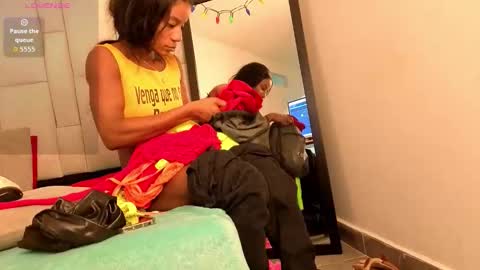 daffnelewis online show from December 19, 11:17 am