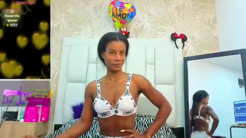 daffnelewis online show from April 14, 11:16 am