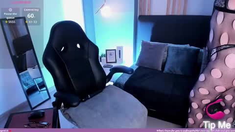 Snapshot of dafne_00 chatting on October 5, 12:03 pm Dafne online show from October 5, 12:03 pm