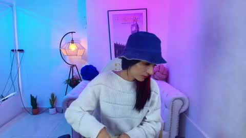 dafne huges online show from January 19, 12:17 pm