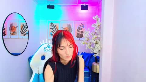 dafne huges online show from September 11, 6:30 pm