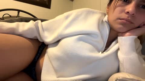 Snapshot of dafnecloutier chatting on January 12, 11:50 am Dafne 27 Cory-24 online show from January 12, 11:50 am