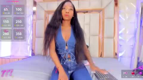 Snapshot of dafnee_adams chatting on June 20, 12:41 pm Dafnee online show from June 20, 12:41 pm