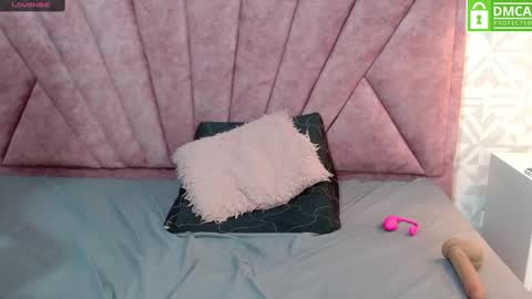 dafnee_e online show from February 15, 11:47 pm