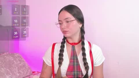 Dafne  online show from December 15, 2:43 pm