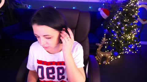 Dafni Mon online show from December 31, 11:20 am