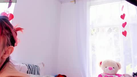 Snapshot of dafnne__hall chatting on May 20, 7:09 pm Dafnne online show from May 20, 7:09 pm