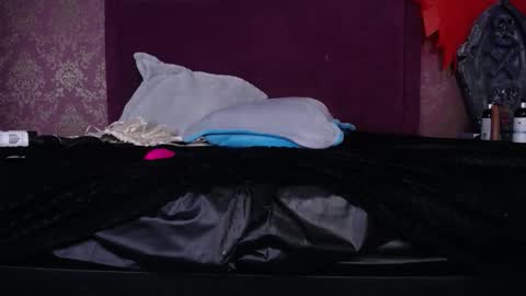 dahiana klimt online show from November 7, 5:07 am