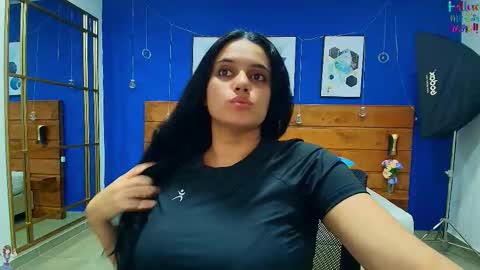  Dahiana  online show from November 22, 8:08 pm