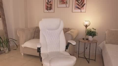 Dahiann Walcott online show from July 23, 4:16 pm