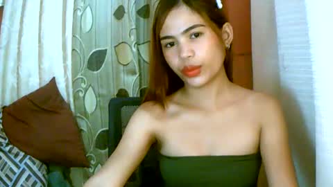 Snapshot of dahlia_123 chatting on March 2, 10:56 am Im Dahlia online show from March 2, 10:56 am