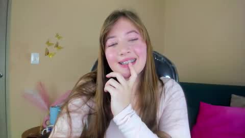 Snapshot of dahlia_rousse chatting on March 4, 7:03 am Dahlia online show from March 4, 7:03 am