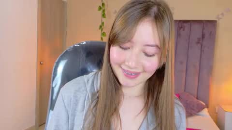 Snapshot of dahlia_rousse chatting on March 5, 5:14 am Dahlia online show from March 5, 5:14 am