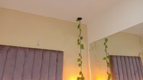 Snapshot of dahlia_rousse chatting on March 29, 8:47 am Dahlia online show from March 29, 8:47 am