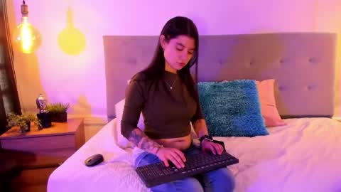 Snapshot of dahliacielo chatting on March 28, 1:43 pm Dahlia Cielo online show from March 28, 1:43 pm