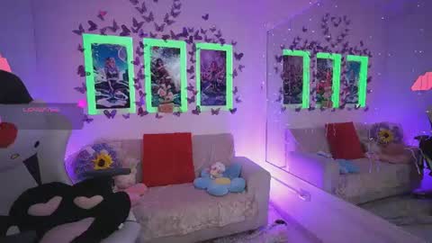 Dahlia Grey online show from June 15, 11:34 am