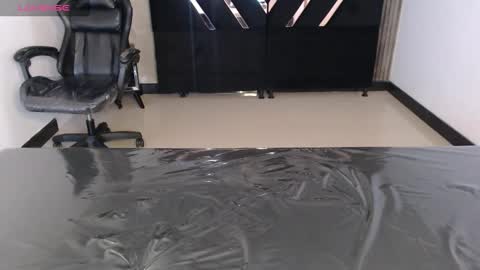 Snapshot of dahyan_ch chatting on November 10, 5:01 pm dahyan_ch online show from November 10, 5:01 pm