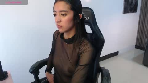 Snapshot of dahyan_ch chatting on November 25, 5:13 pm dahyan_ch online show from November 25, 5:13 pm