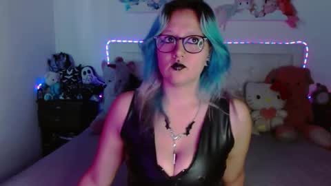 Snapshot of daiademoniaka chatting on December 14, 7:18 pm online show from December 14, 7:18 pm