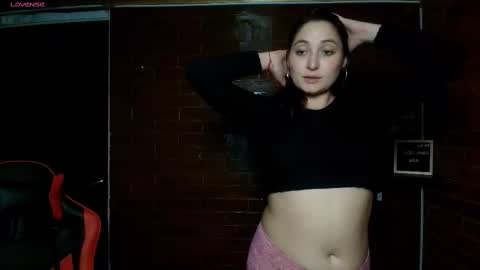 Snapshot of daiana_m chatting on February 19, 12:57 am Daiana online show from February 19, 12:57 am