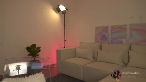 Snapshot of daihanwatson_ chatting on March 1, 2:59 am Dai independent online show from March 1, 2:59 am