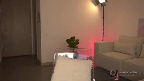 Snapshot of daihanwatson_ chatting on March 2, 1:36 am Dai independent online show from March 2, 1:36 am
