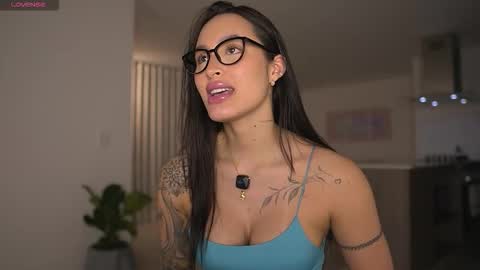 Snapshot of daihanwatson_ chatting on November 9, 11:03 pm Dai independent online show from November 9, 11:03 pm