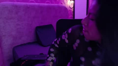 Snapshot of daila51 chatting on November 25, 11:21 am Daila online show from November 25, 11:21 am