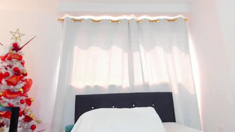 Daila Smith  online show from December 9, 4:47 pm