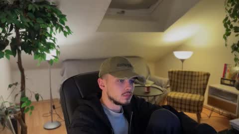 Daimon  online show from November 18, 1:55 am