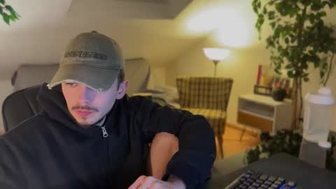 Daimon  online show from December 14, 1:11 am